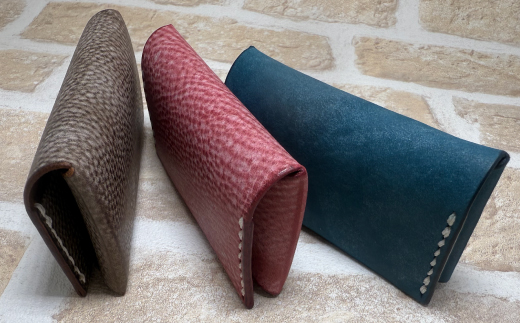 手縫いの本革「オリジナル 名刺 カード入れ」【カラー：ダークブラウン】上質 職人 手作り レザー クラフト 革 牛革 革製品 名刺ケース シンプル おしゃれ ギフト プレゼント 贈り物 お祝い 高知県 四万十市 四万十 しまんと ダークブラウン