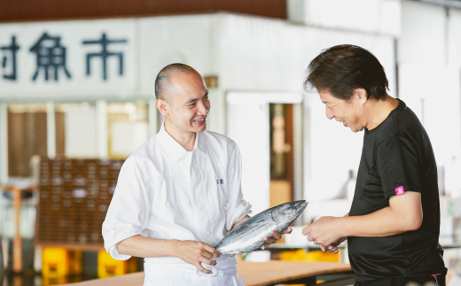 【年内配送】魚市場 の目利きが 厳選 本場 高知 の カツオのタタキ 約400g（ スライス済み タレ付き 血合い抜き ） 冷凍 海鮮 魚 魚介 かつお カツオ 鰹 たたき タタキ 新鮮 おかず 高知県 四万十市 四万十 しまんと 25-923N