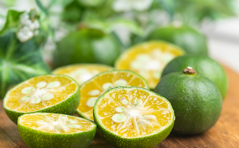 さわやかな香り漂うシークワーサー 2kg yr-0107