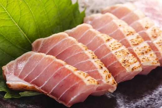 あっさりした脂が身全体にのっており、食べ応えのあるしっかりした食感。