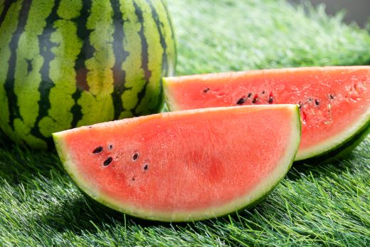 【ブランドスイカ】ルナ・ピエナスイカ（中玉） 1玉 【発送開始】 〈ざわつく！金曜日〉に取り上げられました！ yu-0045 1玉 中玉