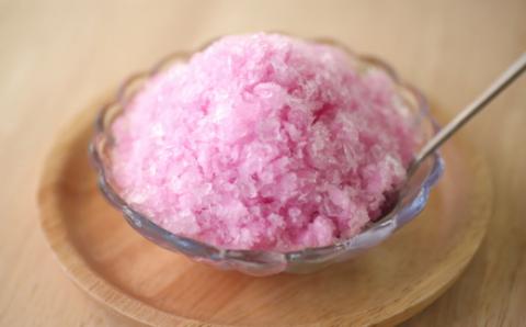 【四国一小さなまちのアイス屋さん】≪松崎冷菓≫  昔づくり袋氷「いちご味」１２個入り