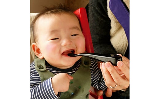 山のくじら舎 おやこさじ(真塗うるし) 木製 ベビースプーン 赤ちゃん 幼児 ファーストスプーン 離乳食 ギフト 包装 ラッピング プレゼント 贈り物 贈答 出産祝い 誕生日祝い のし 熨斗対応 高知県産