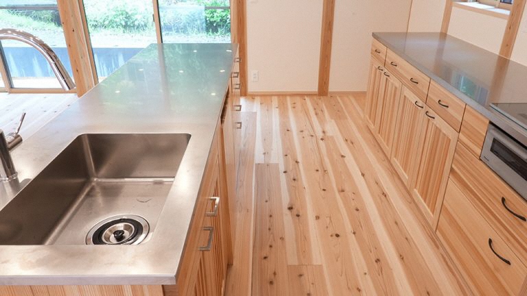 本山町『ショールーム「宮の前ヴィレッジ」』宿泊券　1泊2日