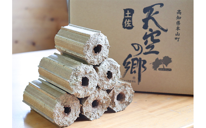 土佐天空の郷のもみ殻使用　薪として使えるもみのひ（モミガライト）20kg入り1箱