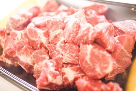 zn196土佐あかうし煮込み用サイコロ（約570ｇ）