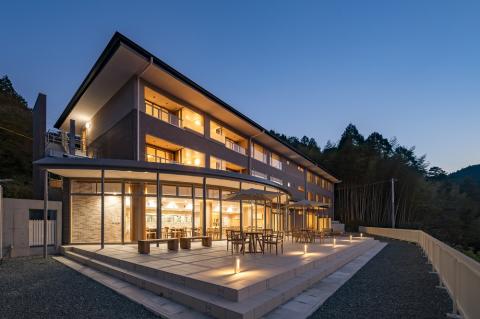 zz13さめうら荘レイクサイドホテル商品券(9,000円分)