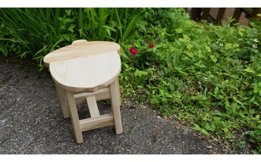 どんぐりイス 1脚 受注生産 スギ材 スツール いす 椅子 手作り 木製 ハンドメイド F6R-032