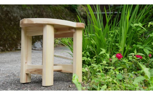 どんぐりイス 1脚 受注生産 スギ材 スツール いす 椅子 手作り 木製 ハンドメイド F6R-032