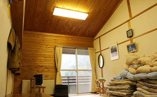 白滝の里ペア宿泊券（ペンションタイプ・2食付き） リノベーション 白滝小学校 山小屋 鉱山 チケット 大川黒牛 はちきん地鶏 ふるさと料理 高知県 大川村 F6R-118