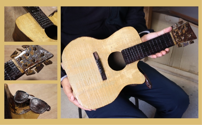 ギターの置物（陶器）