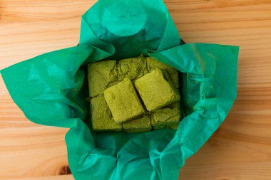 0070404濃厚生チョコレート 茶のつぼみ（煎茶）