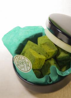 0070404濃厚生チョコレート 茶のつぼみ（煎茶）