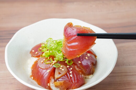 かつおとまぐろの漬け丼セット (特製タレ付き) 4パック 冷凍