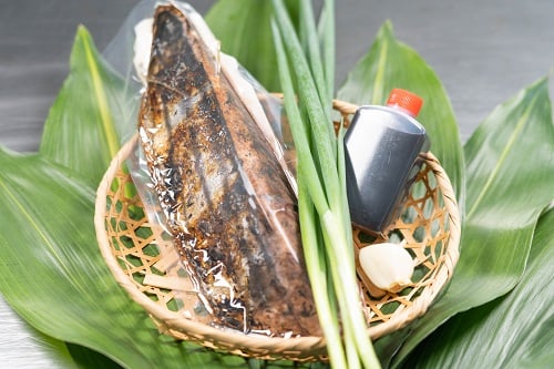 一本釣り地鰹の藁焼きタタキ ( 生 ) 3～4人前 冷蔵 高知 久礼 ど久礼もん かつおのたたき わら焼き 薬味 タレ付き  日戻り 生鰹 本場 新鮮 タタキ 鰹のタタキ