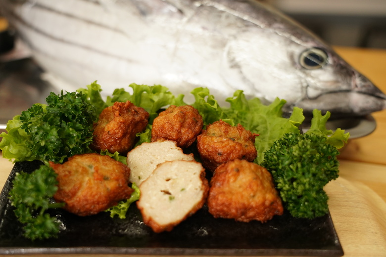 かつおのなめろう ふわふわ天 ( ６袋入り ) 冷蔵 高知 久礼 とみぃの台所 かつお 鰹 カツオ 日戻り 本場 新鮮 加工 おかず 総菜 揚げ物 6袋