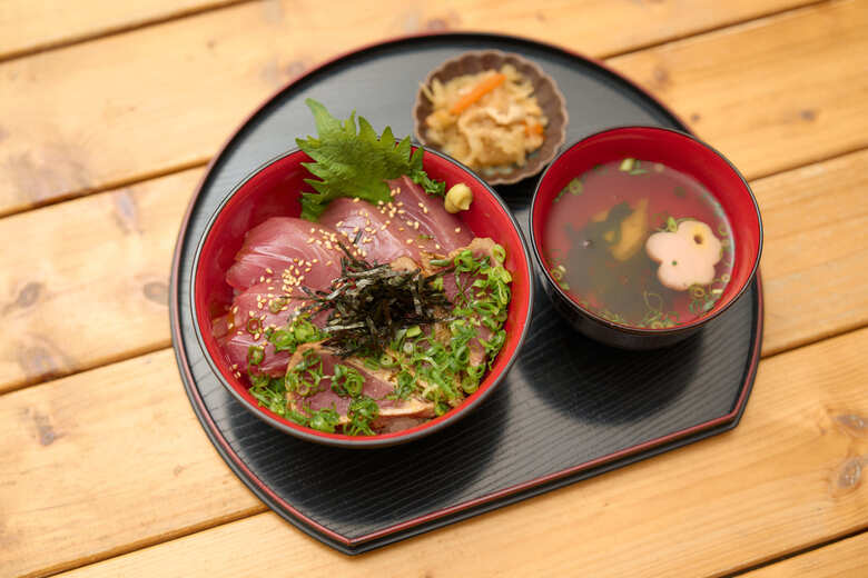 とみぃの台所 お食事クーポン 高知 久礼 かつおのたたき 生鰹 本場 新鮮 タタキ 鰹のタタキ 食事券 クーポン 観光 大正町市場