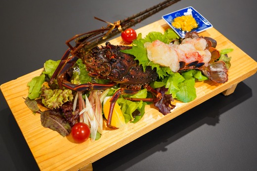 産地直送！＜生＞ 伊勢海老（レシピ付き）800g おすすめ えび 海老 贈答 生きたまま発送 いせえび 人気 800g