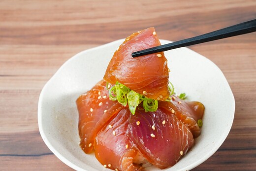 かつおとまぐろの漬け丼セット (特製タレ付き) 4パック 冷凍