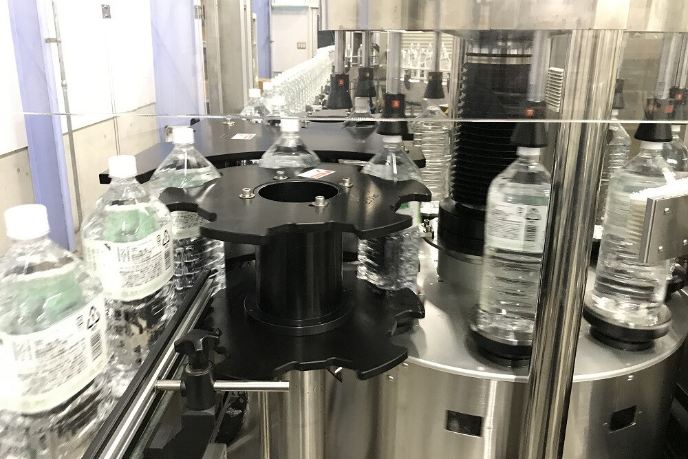 【 定期便 全12回 】 四万十の純天然水 2L × 6本 ミネラルウォーター 天然水 ペットボトル  水 2リットル 四万十川 2L × 6本 定期便12回