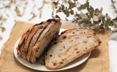 イチジク入・柑橘ピール入り2種楽しめる限定！贅沢パン4個