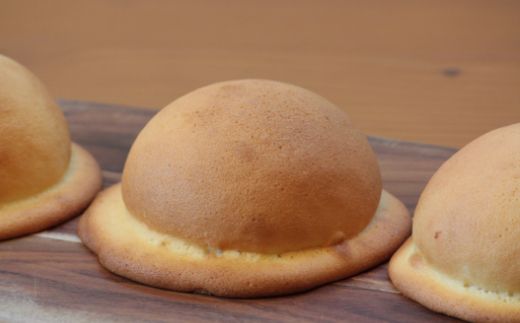 ＜『工房ナチュール』の天然酵母のぼうしパン　10個＞　高知県　佐川町　ご当地パン　帽子パン　自家製酵母