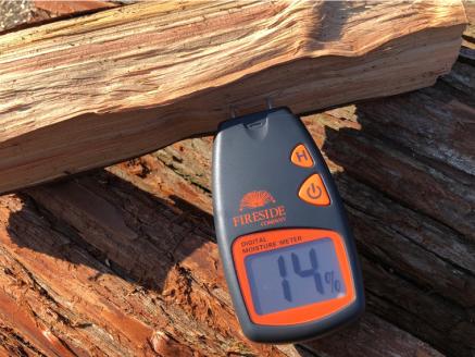 【訳あり品】乾燥 薪 15kg まきのまき 針葉樹 野外用 キャンプ 焚火 まき ヒノキ・杉 火付け用に最適