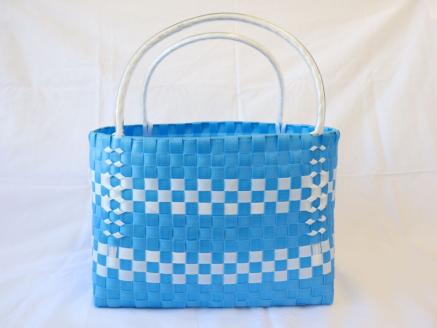 文子さんのテープかごバッグ(青×白）