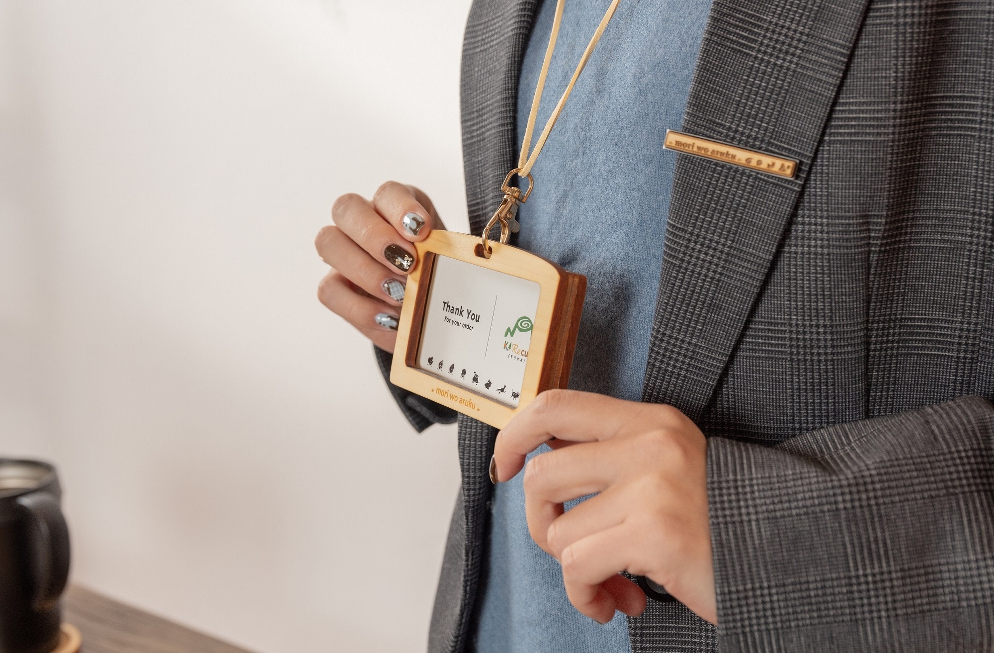 ゆすはらヒノキの木製ネームホルダー「Mori no ネームホルダー-しか-」