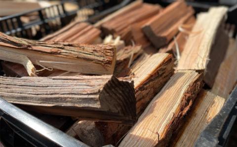 乾燥薪 針葉樹 細割り（杉など） キャンプ アウトドア 焚火 高知県産 杉 薪 小割