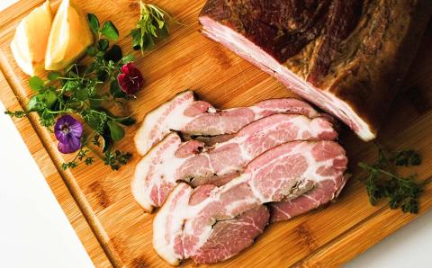 高知県産 ゆず豚or栗豚のベーコン（約480g）無添加 ブロック 高級 燻しベーコン 熟成 おつまみ 冷凍 ブランド 豚肉