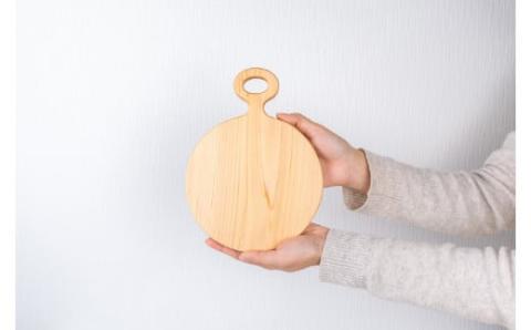 まあるく優しい木製カッティングボード（丸形 中サイズ１枚）／Ole-18