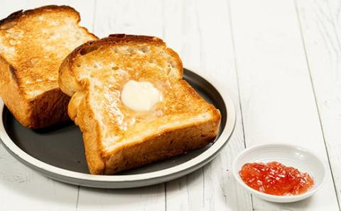 道の駅で売り切れ大人気！モッチリ食感の米粉パン「もち肌美食ぱん」1.5斤×2本 ／Qak-A38