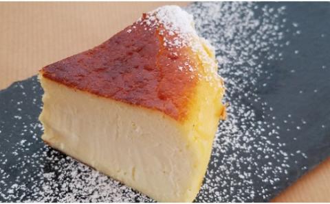 【定期便-3回お届け】バスクチーズケーキ ～四万十の米粉入り～ ／Sbmu-A58