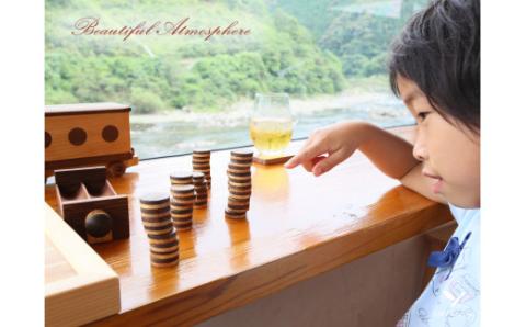 時間と空間を美しく演出する木製インテリア・リバーシ「カフェオレ号」／Ole-12