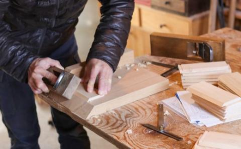 【四万十産の木材13種、つみきの数65個】遊び方から片付けまで自由な発想を育む、積み木 「かたことぽん」／Ole-29