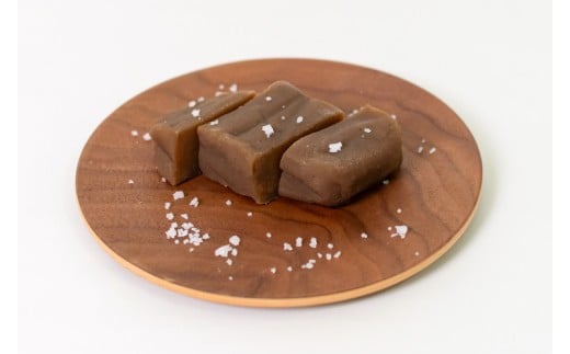 【無添加】絶品！あと掛け天日塩でおいしさアップ「塩キントン 4個入」／Qdr-221