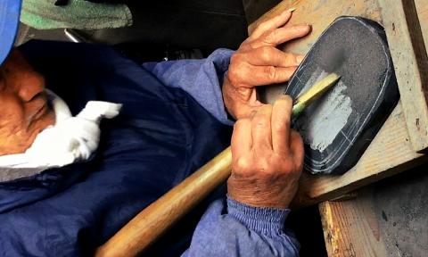 土佐の伝統工芸品『土佐硯』 ふち加工あり