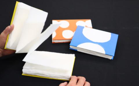 「土佐和紙御朱印帳」と「土佐硯」セット(約9cm×13cm)