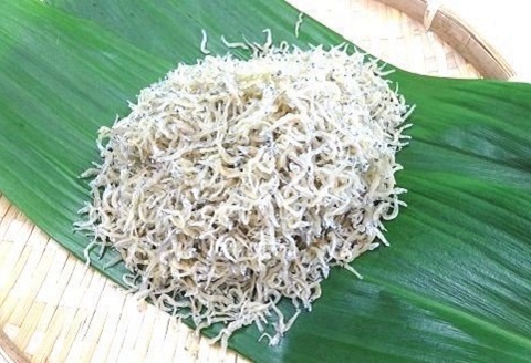 ちりめんじゃこ カチリ 80g×4袋 天然 ちりめん じゃこ 小分け チリメン ジャコ かまゆで しらす 新鮮 しらす干し 釜茹で シラス 天日干し 釜茹 海鮮 魚介類 魚貝 魚 お魚 ふるさと納税人気 高知県 高知 黒潮町 [1090-2]