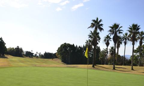 土佐 ユートピア CC 【 平日 】御利用券（宿泊 + 朝食 ・ 夕食 付+ ボール ）［1599］