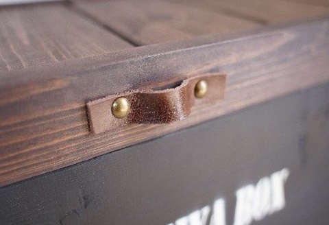 木製収納ボックス IRECHOKIYA BOX ブラック 杉 ヒノキ 高知県産 収納ボックス 木箱 ウッドボックス 収納ケース 蓋付き 収納 2000mlペットボトル収納 12本収納 衣類収納 おもちゃ収納 キッズ収納 踏み台 踏み台兼用 木製踏み台 インテリア収納 黒塗装 天然木 木製家具 収納家具 木製ケース 木製コンテナ 5.8kg 345×630×250mm［1526］