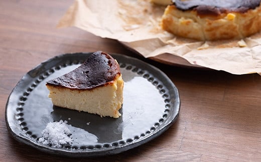 バスクチーズケーキ 4ピース チーズケーキ ちーずけーき チーズ けーき ちーず 手作り お取り寄せ お菓子 おやつ 冷凍 個包装 プレゼント スイーツ デザート グルメ ふるさと納税 人気 おすすめ 送料無料 高知 黒潮町 [1710]