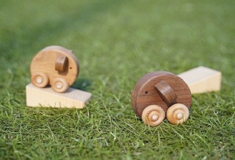 木製 おもちゃ おさんぽワンちゃん くるりんぱ 親子 セット ( ブラウン ) 木製玩具 玩具 木 自然 木材 木のおもちゃ ギフト 贈答用 プレゼント お祝い 出産祝い 誕生日 クリスマス 贈り物 赤ちゃん 子供 子ども 幼児 幼児教育 知育 おもちゃセット 犬 いぬ お散歩 おさんぽ 高知 黒潮町［0969］