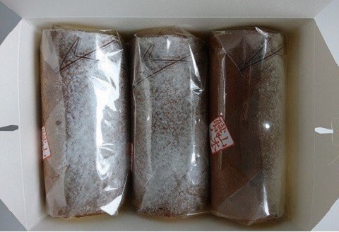 ロールケーキ 3種 詰め合わせ ( バニラ ストロベリー チョコ ) 食べ比べ セット ケーキ 洋菓子 スイーツ お菓子 おかし 冷凍 クリスマス 誕生日 ギフト プレゼント 贈り物 贈答用 デザート 焼き菓子 いちご 苺 イチゴ チョコレート 高知 黒潮町 ［0973］