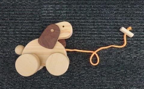 木製 おもちゃ おさんぽワンちゃん 木製玩具 玩具 木 自然 木材 木のおもちゃ ギフト 贈答用 プレゼント お祝い 出産祝い 誕生日 クリスマス 贈り物 赤ちゃん 子供 子ども 幼児 幼児教育 知育 おもちゃセット いぬ 犬 さんぽ 散歩 お散歩 高知 黒潮町［0967］