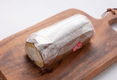 ロールケーキ ( バニラ ) ケーキ 洋菓子 スイーツ お菓子 おかし 冷凍 クリスマス 誕生日 ギフト プレゼント 贈り物 贈答用 デザート 焼き菓子 高知 黒潮町 ［0972］