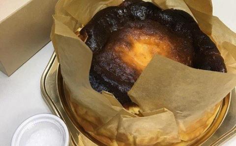 バスクチーズケーキ 土佐ジロー卵 洋菓子 ケーキ スイーツ お菓子 おかし 冷凍 クリスマス 誕生日 ギフト プレゼント 贈り物 贈答用 デザート 焼き菓子 土佐ジロー 卵 バスク チーズケーキ 高知 黒潮町［0976］