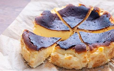 バスクチーズケーキ 土佐ジロー卵 洋菓子 ケーキ スイーツ お菓子 おかし 冷凍 クリスマス 誕生日 ギフト プレゼント 贈り物 贈答用 デザート 焼き菓子 土佐ジロー 卵 バスク チーズケーキ 高知 黒潮町［0976］