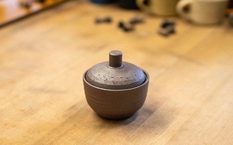 塩壷 どんぐり 日常屋 調味料入れ 食器 保存容器 塩 調味料 保存 セット キッチン用具 キッチン用品 キッチン雑貨 雑貨 陶器 高知県 黒潮町［1488］